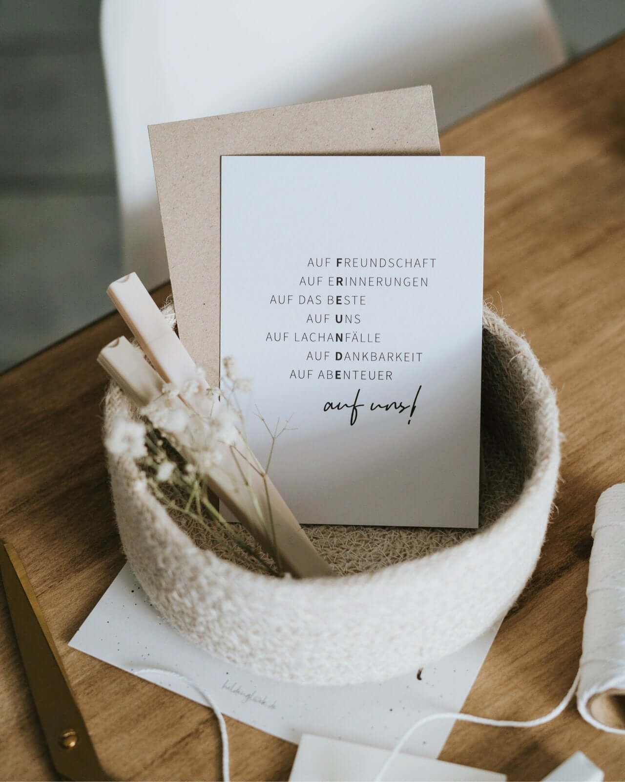 Auf uns · Postkarte