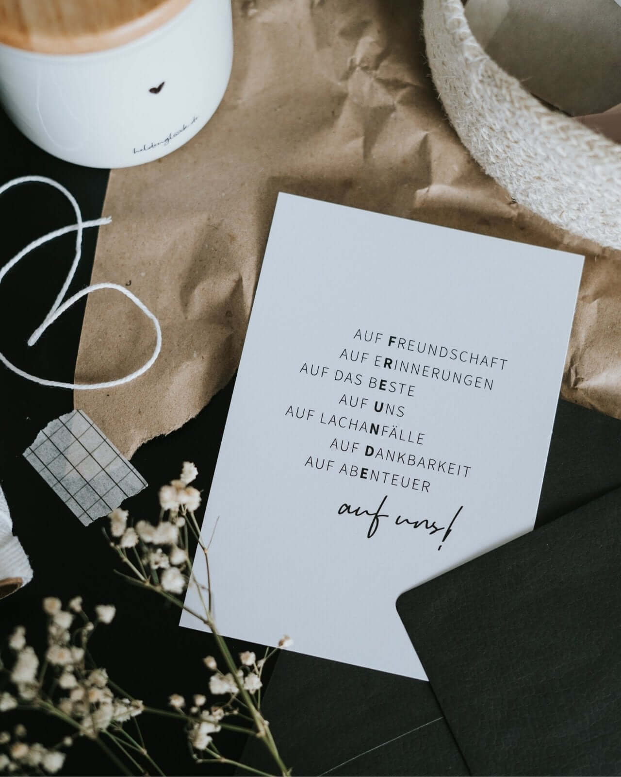 Auf uns · Postkarte