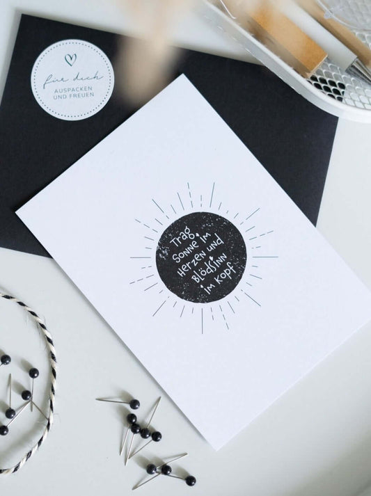 Trag Sonne im Herzen · Postkarte