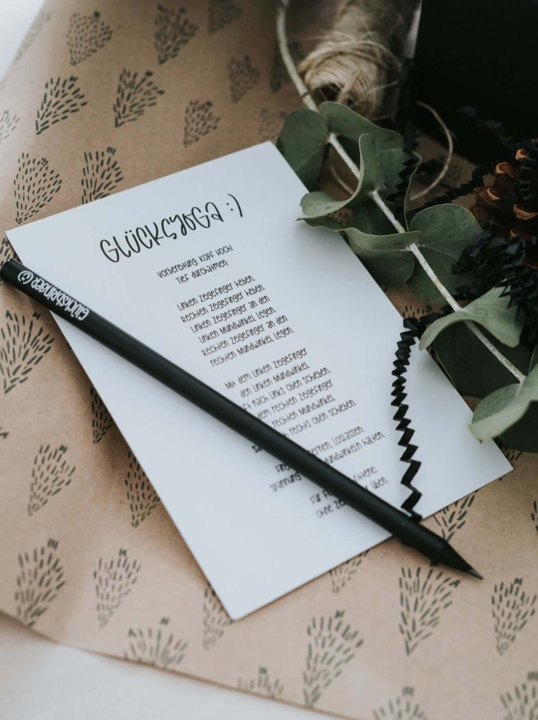 Glücksyoga · Postkarte