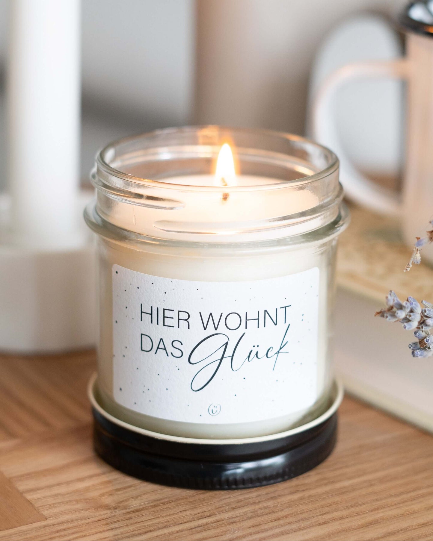 Hier wohnt das Glück · Kerze