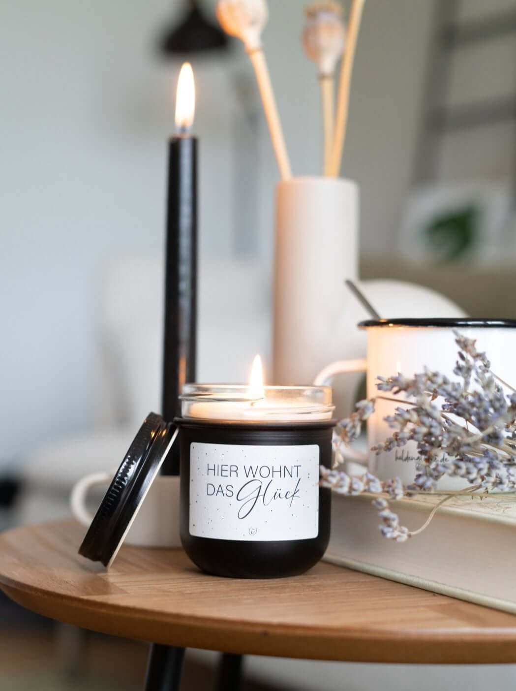 Hier wohnt das Glück · Kerze