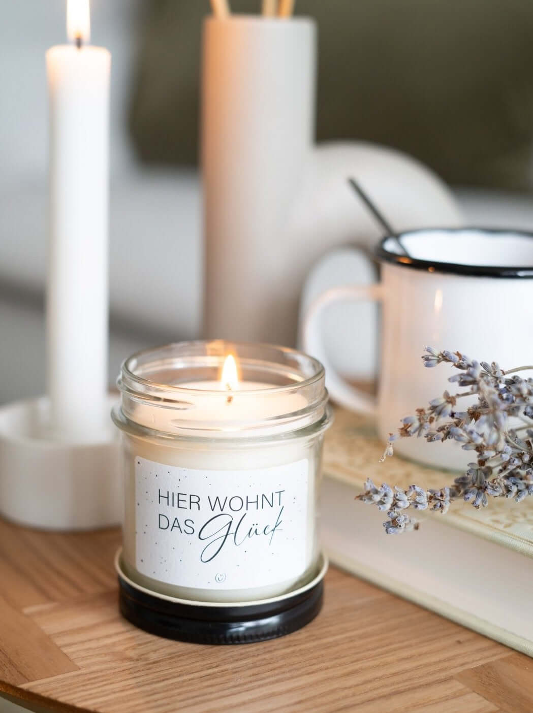 Hier wohnt das Glück · Kerze
