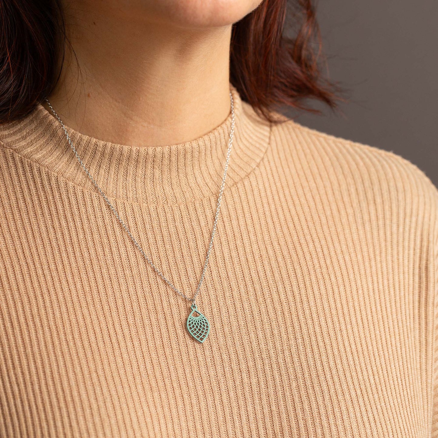 Halskette mit Holzanhänger - 'Leaf'