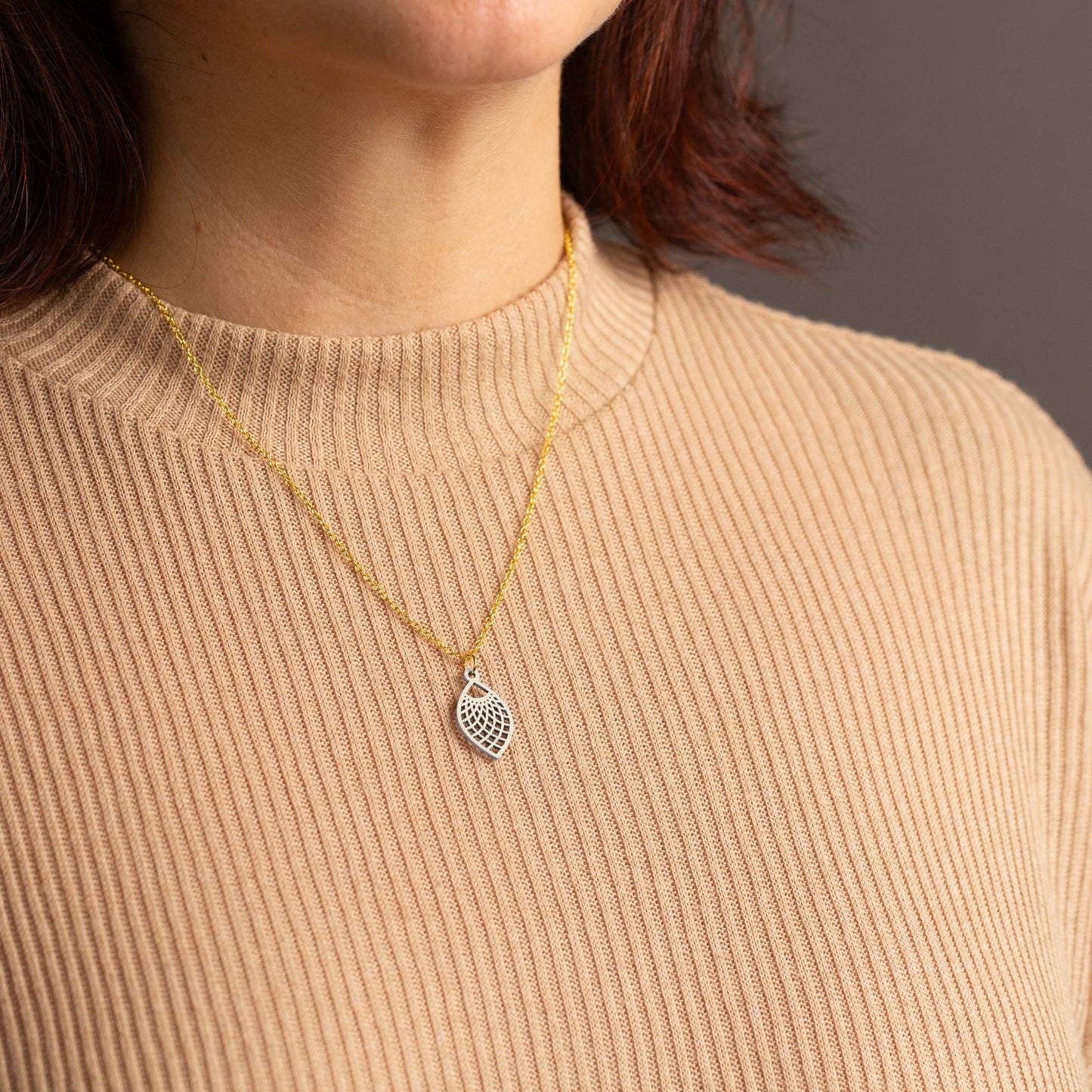 Halskette mit Holzanhänger - 'Leaf'