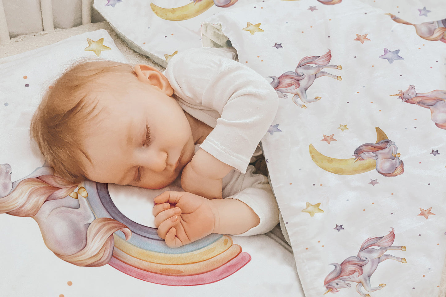 "Regenbogen Einhorn" Premium Kinderbettwäsche