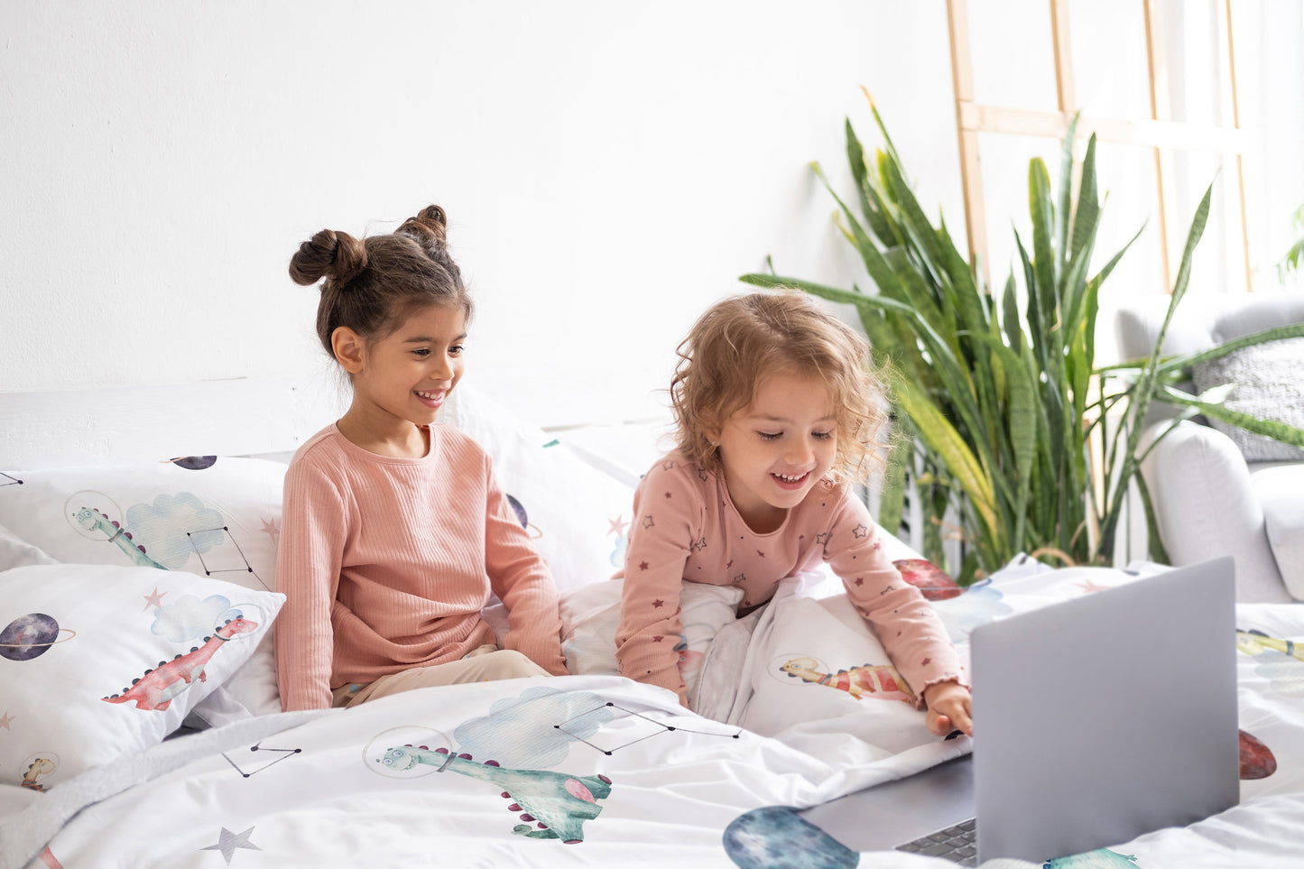 "Dino Galaxy" Premium Kinderbettwäsche