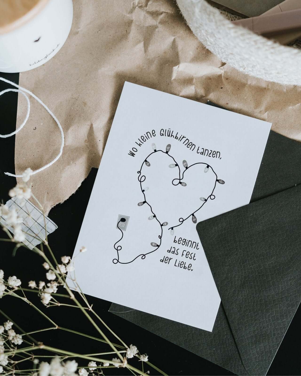 Glühbirnen tanzen · Postkarte