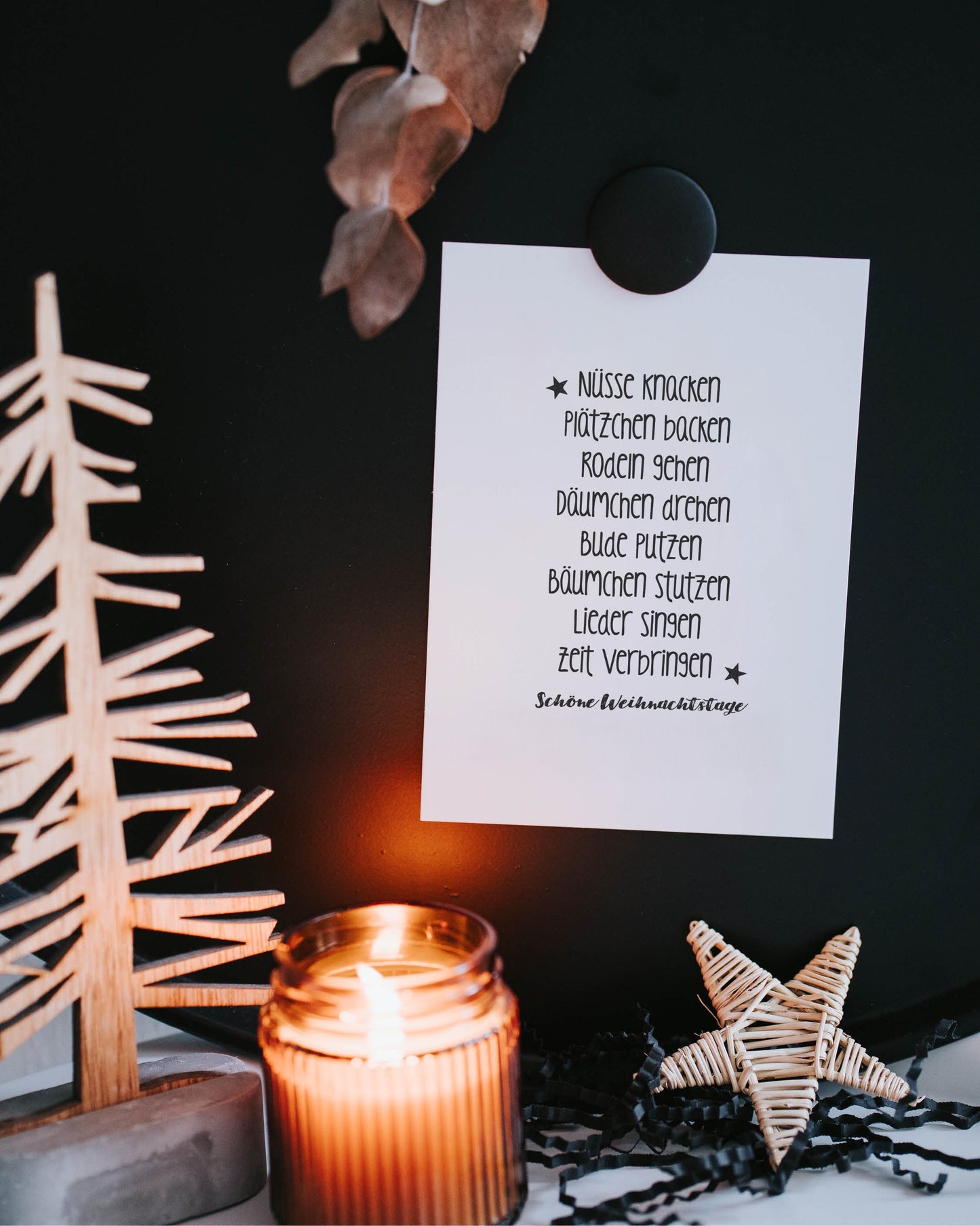 Nüsse knacken · Postkarte